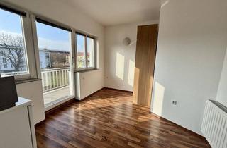 Wohnung kaufen in 4400 Steyr, Charmantes Mini-Apartment mit Badezimmer und Balkon in Zentraler Lage - Zimmer 15! Nähe Bmw, Skf