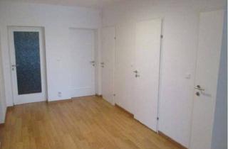 Wohnung mieten in Hammerbrotgasse 22, 2320 Schwechat, Geräumige 4-zimmerwohnung in einem Zweifamilienhaus