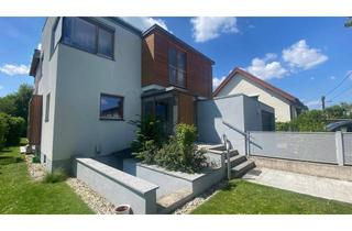 Einfamilienhaus kaufen in Ultzmanngasse, 1220 Wien, Wohlfühlhaus! Viel Platz, beheizter Pool, Garage und schöner, großer Garten!
