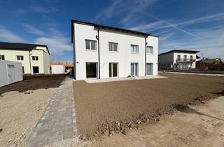 Haus mieten in 4800 Attnang, Jetzt mieten / Kaufoption! Traumhafte Neubau Doppelhaushälften 128 m² Wfl. mit Büro / Galerie, Dachterrasse, Eigengarten & Garage in Attnang-P.