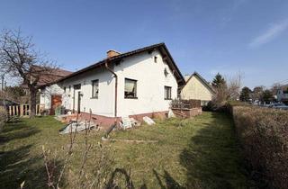 Einfamilienhaus kaufen in Donau, 1220 Wien, Attraktive Liegenschaft mit Entwicklungspotenzial in Eßling – Sanierungsobjekt oder Neubauprojekt