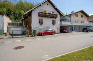 Einfamilienhaus kaufen in 4840 Vöcklabruck, Zwei Häuser mit 3 Wohnungen und Geschäftslokal in Vöcklabruck. Sicher Finanzieren durch Mieteinnahmen.