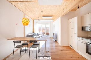 Wohnung kaufen in 5321 Koppl, Koppl: 3-Zimmer-Terrassen-Anlegerwohnung ca. 64 m² im historischen Fichtlgut – generalsaniert, touristisch genehmigt, vollmöbliert, bezugsbereit