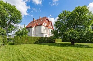 Villen zu kaufen in 2620 Neunkirchen, Perfekt für Praxis oder Kanzlei: Moderne Stadtvilla mit Lift, Garten & Top-Lage