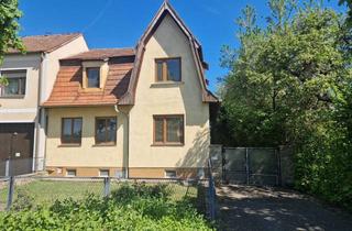 Einfamilienhaus kaufen in 3470 Kirchberg am Wagram, SANIERUNGSBEDÜRFTIGES LANDHAUS MIT TRAUMHAFTEM GARTEN SAMT ALTBAUMBESTAND IN ALLERBESTER WOHN- UND ZENTRUMSLAGE VON KIRCHBERG AM WAGRAM