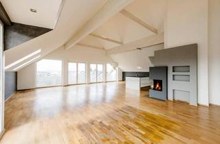 Wohnung kaufen in 5202 Neumarkt am Wallersee, Neumarkt am Wallersee: Dachgeschosswohnung mit beeindruckender Raumhöhe