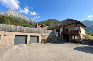 Mehrfamilienhaus kaufen in 8790 Eisenerz, Raum für Familie & Ideen – Ein-/Zweifamilienhaus mit Gartenparadies in Eisenerz!