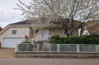 Einfamilienhaus kaufen in 2440 Gramatneusiedl, Bungalow mit Zeitlosem Charme und Sonnigem Garten
