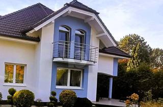 Einfamilienhaus kaufen in 2486 Landegg, Grosszügiger Familienhit mit Garten und Pool