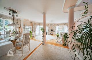 Villen zu kaufen in 2371 Hinterbrühl, Beeindruckende Villa mit gepflegtem Garten und Pool