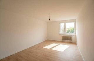 Wohnung kaufen in Gruschaplatz, 1140 Wien, U4 Nähe - Frisch renovierte Dachgeschoß-Garconniere