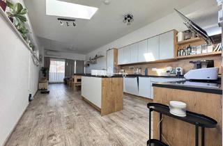Wohnung kaufen in 4063 Hörsching, VERMIETETE DREI WOHNUNG IN ZENTRALER LAGE!