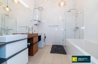Wohnung kaufen in 1040 Wien, Wohnen beim Naschmarkt: Stilvolle 2-Zimmer-Wohnung mit Terrasse & Wohlfühlkomfort in ruhiger Innenhoflage