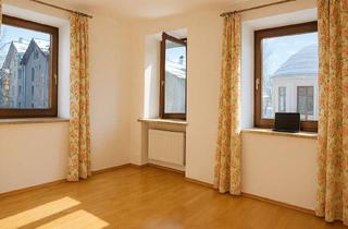 Wohnung kaufen in Rathausplatz, Kirchgasse, 5760 Saalfelden am Steinernen Meer, Attraktive, Helle 2-Zimmer-Wohnung im Herzen des Pinzgau - Nahe Rathausplatz Saalfelden! der Pinzgau von Seiner Schönsten Seite!