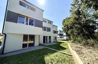Haus kaufen in Hainburger Straße, 2320 Schwechat, SCHLÜSSELFERTIG! TRAUMHAFTE 4 ZIMMER REIHENHÄUSER MIT EIGENGÄRTEN UND PKW-STELLPLÄTZEN IN FISCHAMEND!