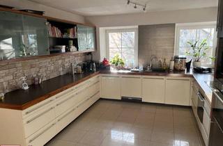Haus kaufen in 4961 Mühlheim am Inn, Modernisiertes Zweifamilienhaus mit Garage und großzügiger Halle!