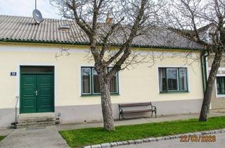 Grundstück zu kaufen in 7141 Podersdorf am See, Baugrund 725M² mit Altem Bauernhaus und Schönem Ausblick in 7141 Podersdorf am See - ihr Traumgrundstück!