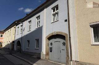 Anlageobjekt in Wertheimergasse, 7000 Eisenstadt, Gepflegtes, kleines Zinshaus in der Nähe des Schloßes mit charmantem Gewölbekeller und schönen Terrassen!