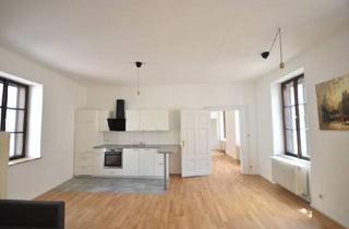 Wohnung mieten in Linzer Gasse, 5020 Salzburg, "RECHTE ALTSTADT - Schöne und Helle 3 Zimmer Altbauwohnung nahe der Linzergasse"