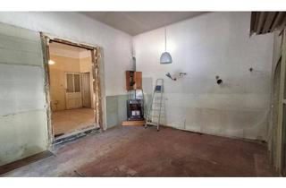 Wohnung kaufen in 1180 Wien, SANIERUNGSBEDÜRFTIGE ERDGESCHOSSWOHNUNG ? IDEAL AUCH ALS BÜRO ODER ORDINATION IM 18. BEZIRK