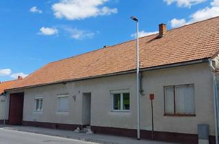 Einfamilienhaus kaufen in Hollabrunn, 2014 Dietersdorf, Einfamilienhaus mit Schuppen, Stadel, Stallungen, Tiefgarage, Innenhof und Garten in Dietersdorf, Ca. 4,5 Km von Hollabrunn Entfernt!