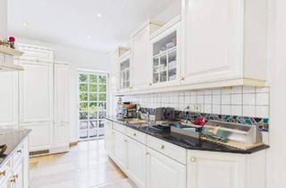 Villen zu kaufen in 2483 Ebreichsdorf, Exklusive Villa mit vielseitigem Nutzungspotenzial – Wohnen, Arbeiten & Investment in Bestlage