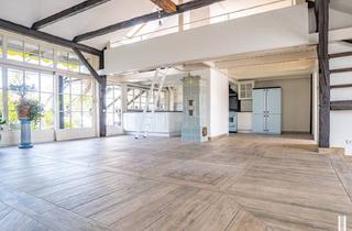 Wohnung kaufen in 8010 Graz, Traumhafte Altbau-Dachgeschosswohnung mit Galerie & Innenhof-Terrasse im Herz-Jesu-Viertel