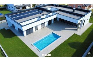 Haus kaufen in 4751 Schatzdorf, Exklusiver Wohntraum – Neubau-Bungalow mit Pool & Doppelgarage - Erstbezug