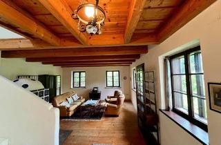 Haus kaufen in 2114 Hornsburg, Historisches Anwesen mit Wald in Hanglage und besonderem Charme!