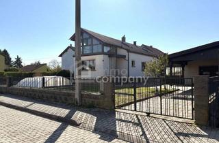 Einfamilienhaus kaufen in 2136 Laa an der Thaya, Einfamilienhaus mit Garten, Pool & Garage in Laa an der Thaya!