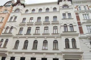 Wohnung kaufen in Burggasse, Spittelberg, Mariahilfer Straße, Volkstheater 9-10, 1070 Wien, Mitten im 7.! Freundliche, Sanierungsbedürftige Altbauwohnung mit Potenzial in Hofruhelage!