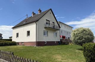 Haus kaufen in Linzer Straße, 4502 Sankt Marien, Großzügiges Zweifamilienhaus mit Garten, Balkon & 2 Garagen in St. Marien – €330.000