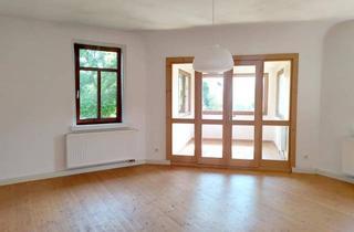 Wohnung mieten in Gilmstrasse 55, 6130 Schwaz, Altbauwohnung mit Charakter in historischer Villa am Pirchanger – 98 m² mit Wintergarten und Panoramablick