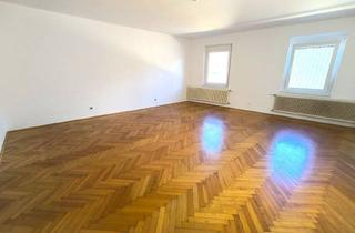Wohnung kaufen in 9100 Völkermarkt, Elegante Altbau-Wohnung mit Ca. 254 m² Wohnfläche mit Balkon im Zentrum von Völkermarkt