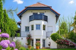 Haus kaufen in Promenadeweg, 1170 Wien, SOMMER Aktion: Nur 50% Provision! Frisch renoviert! Make your dreams come true! Traumlage + Traumhaus + Indoor Pool + Sauna + Toller Wienblick + Grün wohin das Auge reicht! Enjoy life!