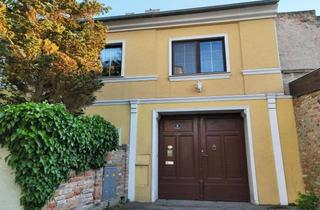 Einfamilienhaus kaufen in Hauptplatz, 2432 Schwadorf, Charmantes Anwesen mit parkähnlichem Grundstück nahe Wien & Flughafen