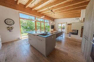 Einfamilienhaus kaufen in 6334 Schwoich, Architektenhaus in Schwoich: Modernes Wohnen im Einklang mit Natur und Energieeffizienz