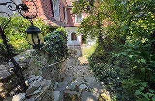 Villen zu kaufen in 3400 Klosterneuburg, ZAUBERHAFTE VILLA MIT TRAUMHAFTEM BLICK AUF DIE WEINBERGE