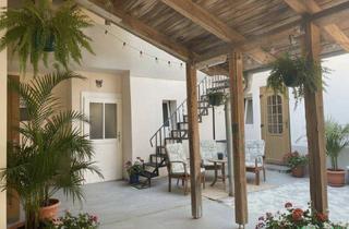 Haus kaufen in 2275 Bernhardsthal, NEUER PREIS! Genießen statt pflegen - Ihr neues Zuhause mit Innenhof!