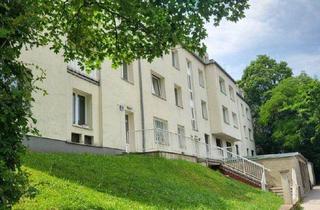 Wohnung kaufen in 1130 Wien, Wohnen im Grünen mit Balkon und hervorragender Stadtanbindung!
