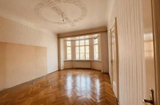 Wohnung kaufen in 1020 Wien, Altbaujuwel mit außergewöhnlichem Potenzial in grüner Lage
