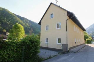 Haus kaufen in 4571 Steyrling, Naturnahes Haus in Steyrling mit Zwei Wohneinheiten und Großem Garten am Bach