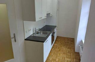 Wohnung mieten in Griesplatz 36, 8020 Graz, Ruhiger 2 ZIMMER-Altbau + Einbauküche + Laubengang + Bad mit Dusche + extra WC + nähe Augarten!