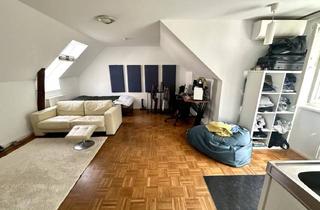 Wohnung kaufen in Paulustorgasse, 8010 Graz, Toplage im 1. Bezirk Innere Stadt - Großzügige Garcionerre im Herzen der Grazer Altstadt Direkt am Karmeliterplatz Direkt am Schloßberg und am Stadtpark