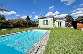 Haus kaufen in 2231 Strasshof an der Nordbahn, BUNGALOW mit Pool I Ausbaupotential I Klimaanlage I ~696m² Grundstück I Ruhelage