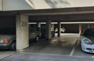 Garagen mieten in Eduard-Pötzl-Gasse, 1190 Wien, Überdachter Garagenplatz 1190 – Nähe U4