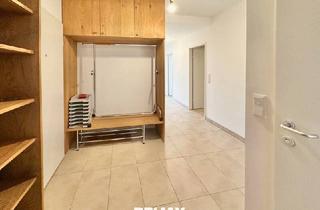 Wohnung kaufen in 2540 Bad Vöslau, Neuwertige 3-Zi-Wohnung in Bad Vöslau mit 2 Balkonen, Terrasse & 2 Garagen!