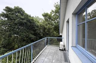 Wohnung mieten in 2380 Perchtoldsdorf, Unbefristete 3-Zimmer-Dg-Wohnung mit Balkon und Grünblick / 3-Room Attic Apartment For Rent On an Unlimited Lease, With Balcony And Green Views /
