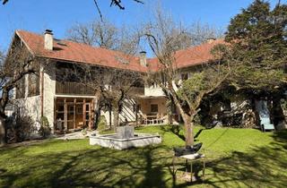 Bauernhäuser zu kaufen in 5020 Salzburg, Wohn und Wirtschaftsgebäude mit angrenzendem Acker