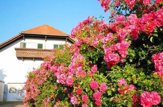 Villen zu kaufen in 8271 Bad Waltersdorf, Provisionsfrei! Traumhafte Landhaus-Villa mit großem XXL- Baugrund in EINMALIGER Ortslage mit großem Garten, Wiese, Panoramablick, viel Diskretion und noch mehr Potenzial, nah am alten Ortskern im VIP-Thermen-Kurort.